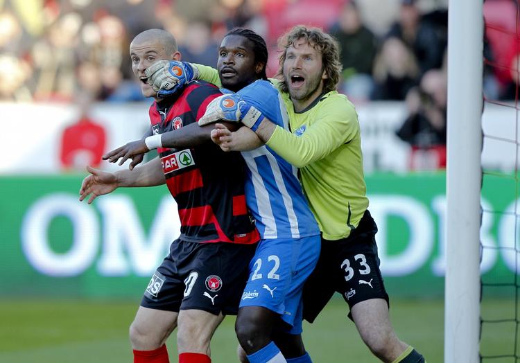 debut. Glen Riddersholm havde sin første kamp som cheftræner for FC Midtjylland mandag, da klubben hev et uafgjort resultat hjem i slutsekunderne. 