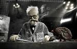 Syret.  De tre Modern Grotesque-film, som vises i Husets Biograf, dykker  alle ned i en stoflig, surrealistisk  verden. Her ’Sky Song’ med Sigmund Freud som flyveleder. Foto: CPH PIX 