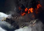 Et års tid efter ulykken kom det frem, at Transocean gav sine chefer en kæmpemæssig lønbonus, fordi firmaet havde haft det bedste sikkerhedsår nogensinde. 