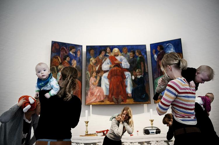 Påske. »Fritid er for danskere, hvad våben er for gudfrygtige amerikanere: et symbol på personlig frihed«, skriver Lars Trier Mogensen 