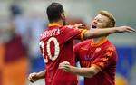 1-0. Simone Perrotta (tv) har scoret for hovedstadsklubben Roma i kampen mod Chievo. 
