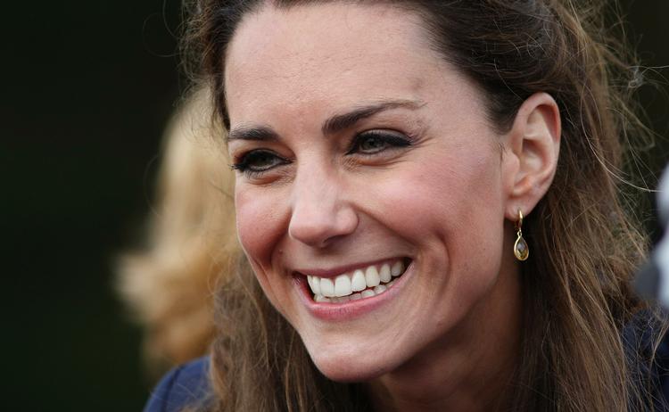 Bruden. Her er Kate, hvis virkellige fornavne som bekendt er Catherine Elizabeth, Middleton. 