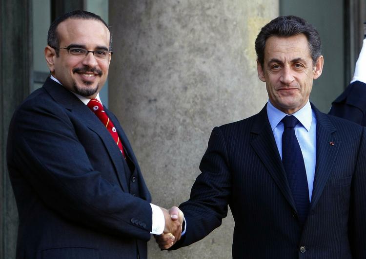 Afbud. Bahrains kronprins Salman bin Hamad Al Khalifa (tv) på besøg hos Franrkigs præsident Nicholas Sarkozy anden februar i år. Men i denne omgang springer han Europa-turen over. 