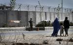 Flugt. En talsmand for Taleban fortæller ifølge AP, at fire af de flygtede fanger er højtstående lokale ledere. Gravearbejdet til den flere hundrede meter lange tunnel har angiveligt stået på i månedsvis. 