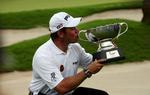 Vinder. Lee Westwood strøg søndag til tops ved Indonesia Masters og det gav bonus på ranglisten. 