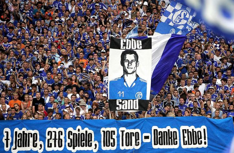 Hyldest. Ebbe Sans sagde farvel til Schalke i sommeren 2006. 