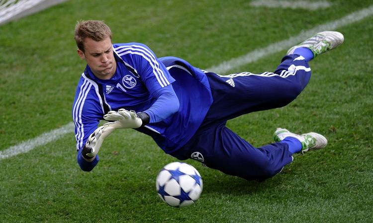 KLASSE. Manuel Neuer er angiveligt et emne i både Bayern München og Manchester United. 