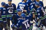 Videre. Der var vild jubel i Vancouver efter den dramatiske sejr i overtiden mod Chicago. 