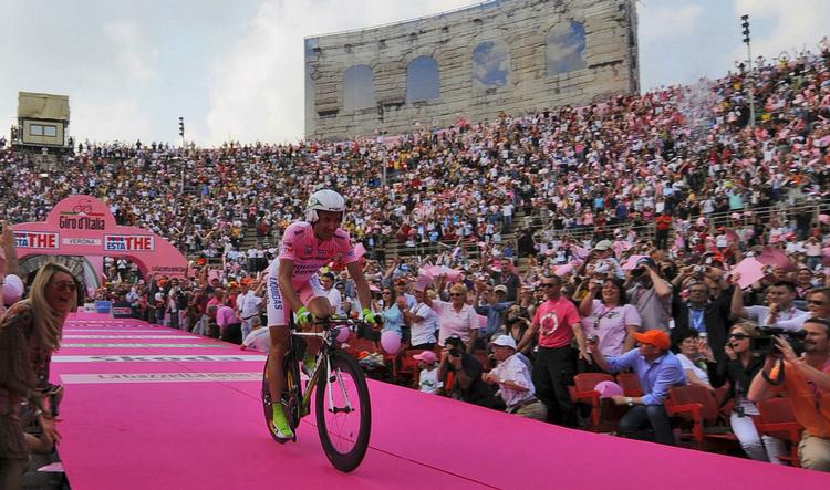 Oplevelsesøkonomi. Det koster fire millioner kroner at trække Giro-stjerner som Ivan Basso til Jylland. 