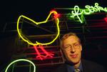 Symbol. Irmas administrerende direktør, Anders Josefsen, skulle naturligvis fotograferes foran Irma-hønen, da han blev ansat i 1999. 