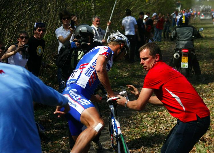 Forberedt. Tom Boonen blev sat ud af spillet Paris-Roubaix for et par uger siden. På VM-ruten, der er relativt flad, er der bedre mulighed for at komme op til hovedfeltet igen. 
