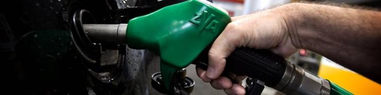 STigning. Nu koster en liter oktan 95 12,79 kroner - med mindre du kan finde en lokal priskrig. 