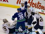 sejr. Jannik Hansen jubler over kampens enlige scoring. 