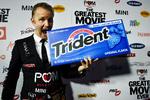 Logomand.  Morgan Spurlocks nye dokumentar om product placement er finansieret af product placement.  Byen, der før hed Altoona, hedder nu officielt 'POM Wonderful Presents The Greatest Movie Ever Sold' 