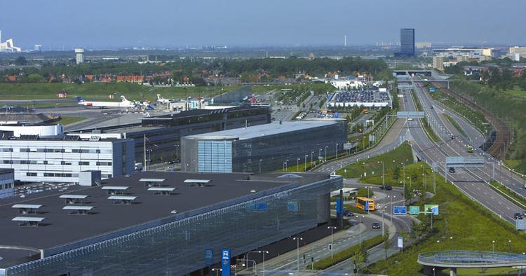 FORSINKELSER. Overvej anden transport end tog, hvis du skal til lufthavnen i dag. 