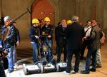 Mediebevågenhed. Silvano Vinceti og hans forskerhold undersøger jorden under Sant'Orsolaklostret med radar for at lokalisere Lisa Gherardinis grav. Ifølge den italienske avis il Giornale er både al-Jazeera, CNN og Natinal Geographic på plads i Firenze for at følge opgravningen, der starter om et par uger. 