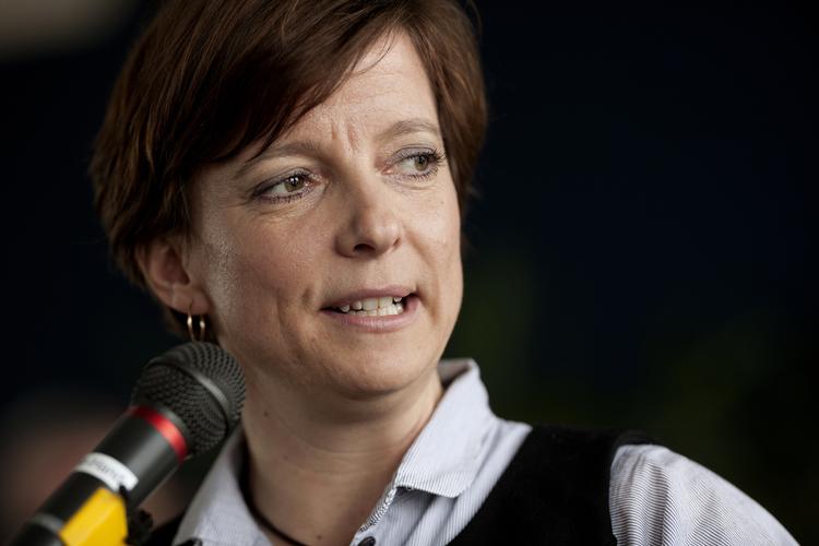 FORBUD. Miljøminister Karen Ellemann (V) vil forbyde harmonforstyrende plaststoffer. 