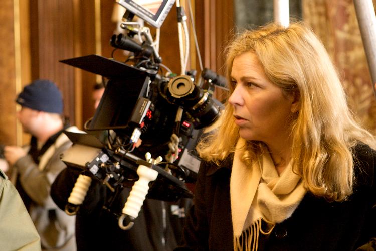 Filmatiseret. En af de forfattere som Gyldendal får rettigheder til gennem opkøbet, er den snart filmaktuelle David Nicholls, som får sin roman 'Samme dag næste år' filmatiseret af danske Lone Scherfig. 