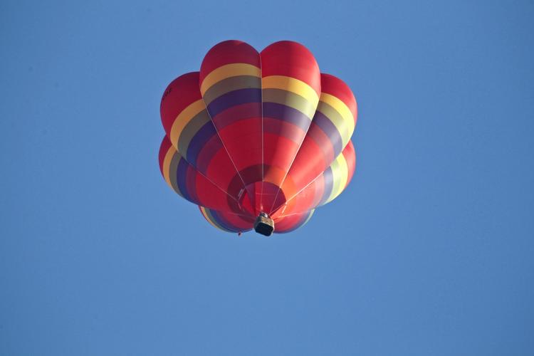 Vejrrekord. Varmluftsballon over København i den varmeste april måned, der er målt i Danmark. 