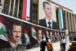 Kollaps. Assad, som nu kæmper for sit politiske liv, kunne for nogle få måneder siden have vundet frie valg til præsidentposten, hvis han havde haft mod til at vriste sig løs af de interessegrupper, der frarådede ham reformer. 