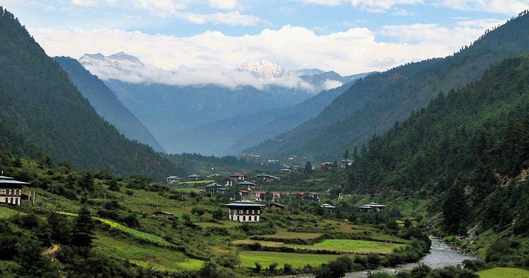 UDSIGT. Et kig ind i Haa Valley i Bhutan, der ligger gemt mellem Himalayas bjerge. 