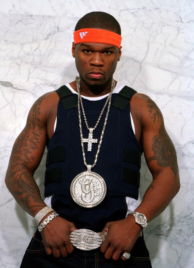 Gangster-humor. Den amerikanske megastjerne 50 Cent vil nu vise omverdenen, hvad god hiphop-humor er. Han lancerer sit eget comedy-show, der skal streames på nettet. 