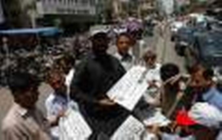 Først. Sohaib Athar raporterede om angrebet på Bin Laden længe inden, at pakistanerne og resten af verden kunne læse om det i avisen. 