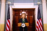 Tale. Hillary Clinton opfordrer Taleban til at bryde forbindelserne til al-Qaeda, efter at amerikanske specialstyrker har dræbt al-Qaeda-leder Osama bin Laden 
