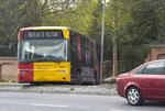 Uheld. Bussen trillede 100 meter, før den bragede ind i muren på Solbjerg Kirkegård lige ved Zoo. 