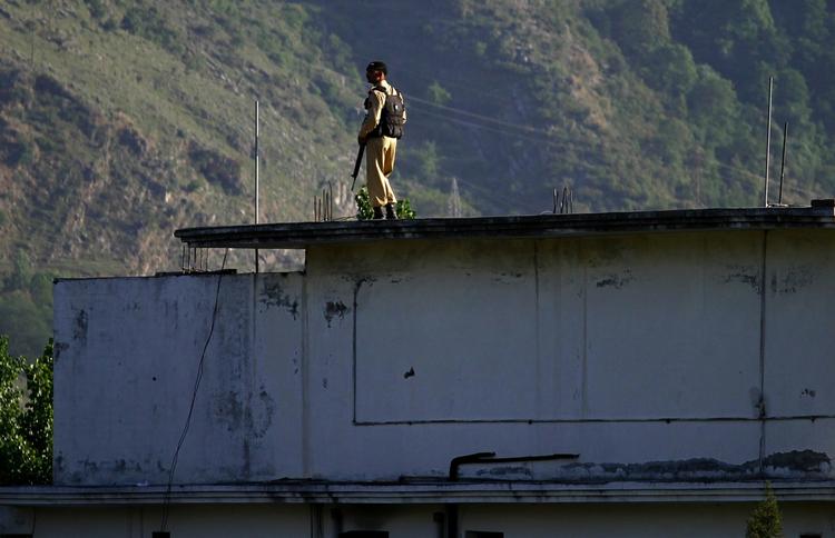 HELLE. Bin Ladens bolig i Abbottabad i Pakistan bevogtes nu af soldater. 