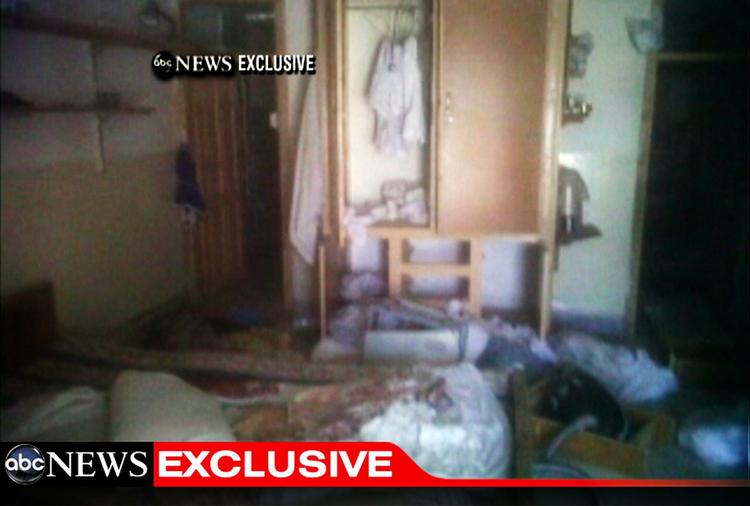 Tv-billede af et af de rum, som Osama bin Laden boede i. 
