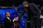 angrebstrænere. Jose Mourinho (th.) bliver nødt til at angribe, og Pep Guardiola (tv.) kan ikke andet, så betingelserne for en brandkamp i aften er tilstede. 
