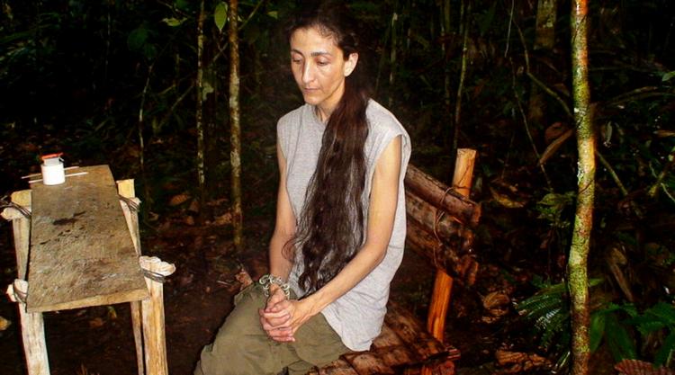 Gidsel. I 2.321 dage blev Betancourt udsat for fysiske og psykiske overgreb, sult og udmarvende junglevandringer. Den fransk-colombianske politiker er i Danmark i disse dage for at tale om sin bog. 
