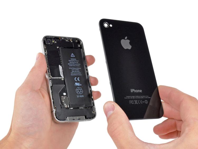 Udskiftning. Den gennemsigtige bagbeklædning til Apples iPhone 4 har været på markedet siden 25. april. (Foto: ifixit.com) 