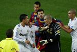 DRAMA. Stemningen var på kogepunktet i det første semifinale-opgør mellem Barcelona og Real Madrid 