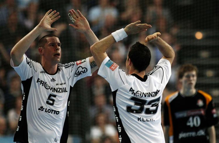 snyd? THW Kiel-spillerne Kim Andersson and Dominik Klein jubler over en scoring. Men i kampen mod Barcelona var spillerne nervøse, der var aldrig tvivl om den spanske sejr. 