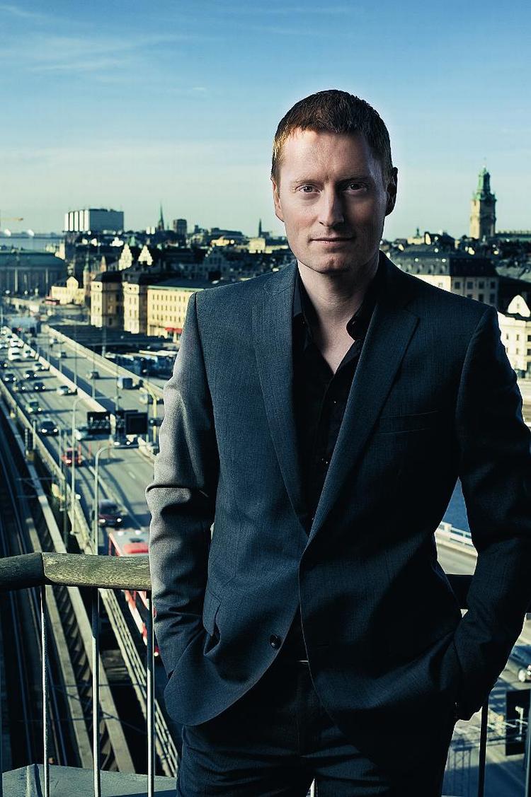 Ekspolitimand. Anders de la Motte fik den svenske debutantpris for '[geim]' sidste år, og han har planlagt yderligere to bind. 