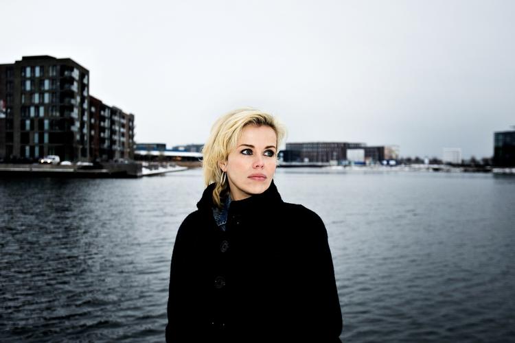 UENIG. Kanalchef hos TV 2 Networks mener ikke, at comedyserien 'Anstalten' er med til at forstærke stigmatiseringen af psykisk syge. 