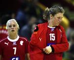 Katrine Fruelund (th) har været en af comeback. Danmarks bedste håndboldspillere over en lang årrække. Nu kan veteranen være på vej tilbage på landsholdet. 