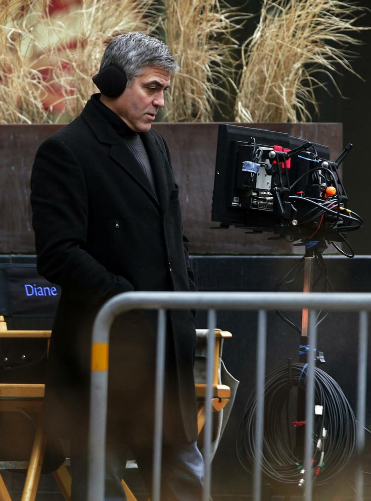 Clooney under optagelserne til 'Ides of March', en film om amerikansk politik baseret på et teaterstykke af Beau Willimon. 