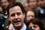 Test. Nick Clegg og Liberaldemokraterne er i problemer et år efter valget. 