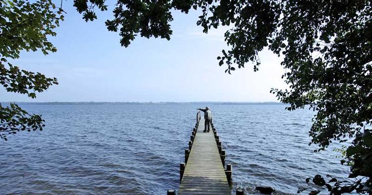 FREDELIGT. Et storslået blik ud over Esrum Sø. 
