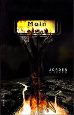 landsbyzone. Udkantsdanmark lægger uhyggelig kulisse til fortællingerne. Foto: Udsnit fra forsiden af 'Moln – jorden husker'/Peter Nielsen 