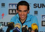 Kampklar. Smilene var fremme, da Alberto Contador holdt pressemøde i går. 