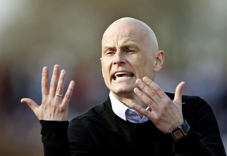 tysk. Ståle Solbakken havde roser til Horsens, men ville ikke sige så meget om sin egen fremtid i Bundesligaen. 