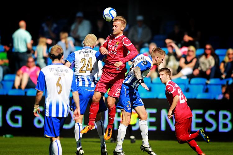 øverst. FC Nordsjælland er stadig over Esbjerg, men spændingen i bunden er nu kompakt. 