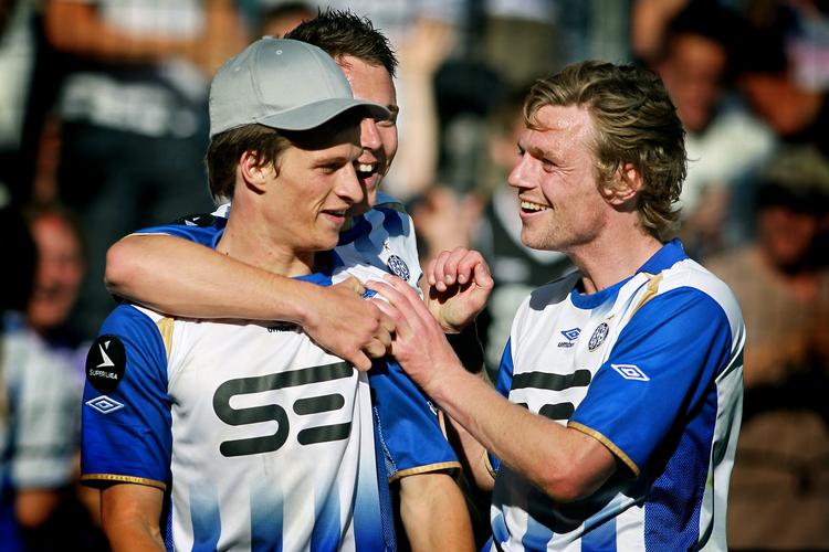 jubel. En sjælden situation: Jesper Lange, Arnor Smarason og Kevin Bechmann Timm jubler over en hjemmesejr. 