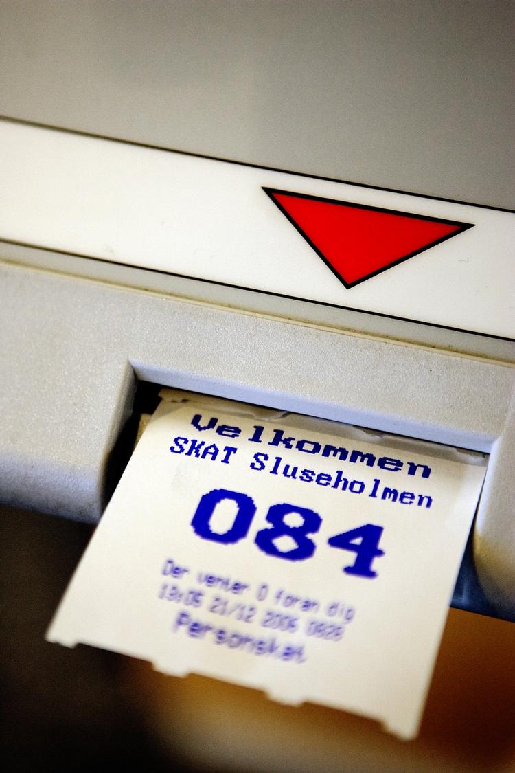 Skylder du mere end 1.000 kroner til det offentlige, kan Skat bruge både løntræk og RKI-registrering for at hive pengene hjem. 