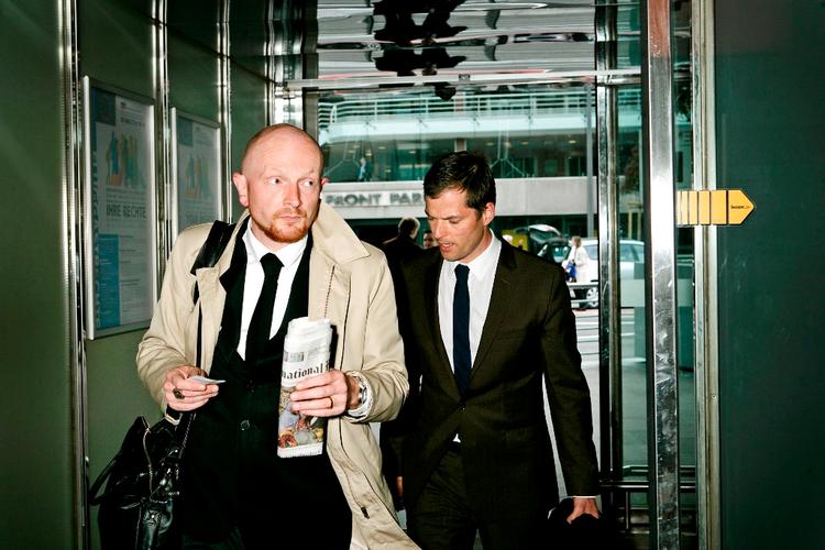 Kanalchefer. Mikael Berthelsen og Mads Brügger har sat sig i direktørstolene på den nye radiokanal, Radio 24syv. 