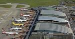 Hamborg. Det kan i nogle tilfælde svare sig at køre til Hamborg Lufthavn og flyve derfra. 